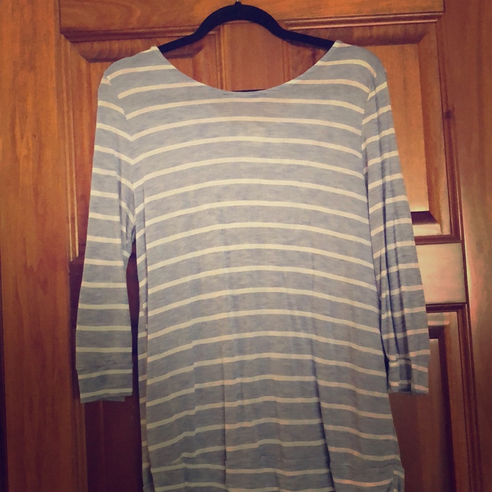 Long sleeve T-shirt with crochet detail on back